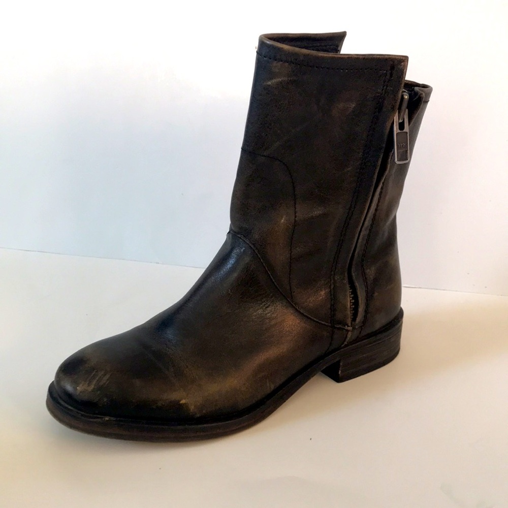 Hinge Sheldon boots